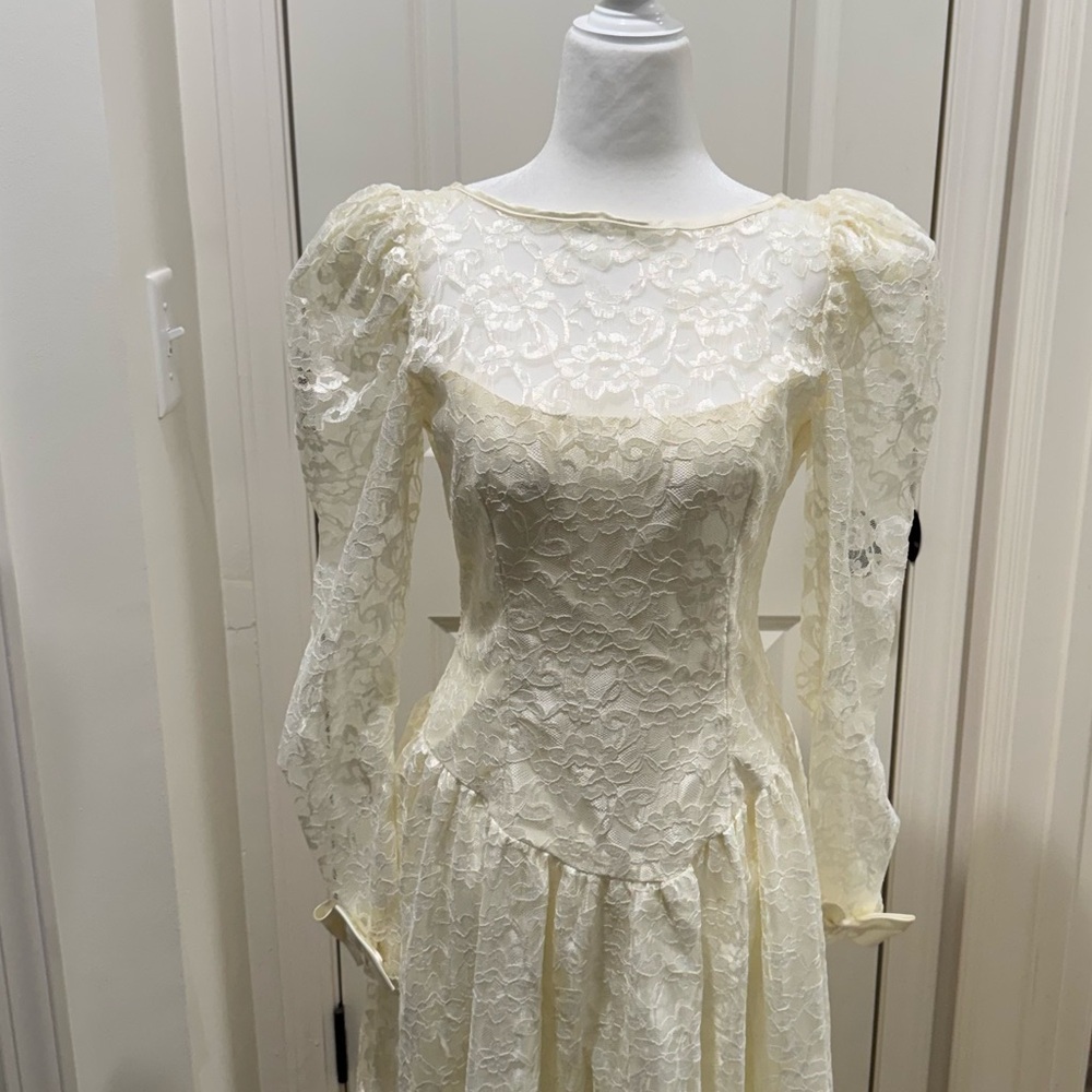 Vintage Alfred Angelo Wedding Dress - Picture 2 of 13